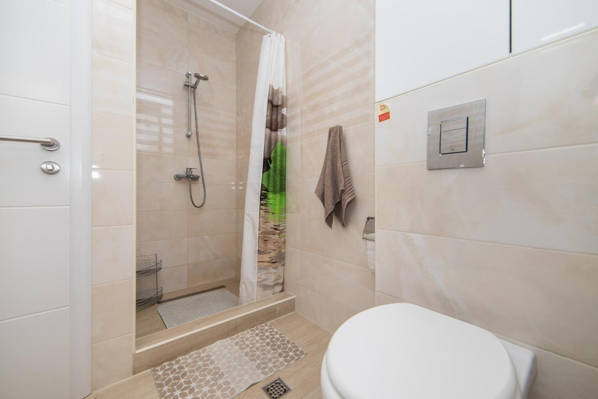 Apartments Crystal Makarska Room photo