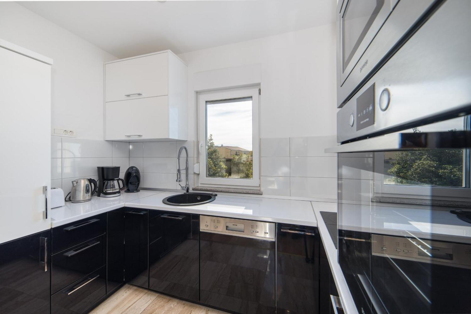 Apartments Crystal Makarska Room photo