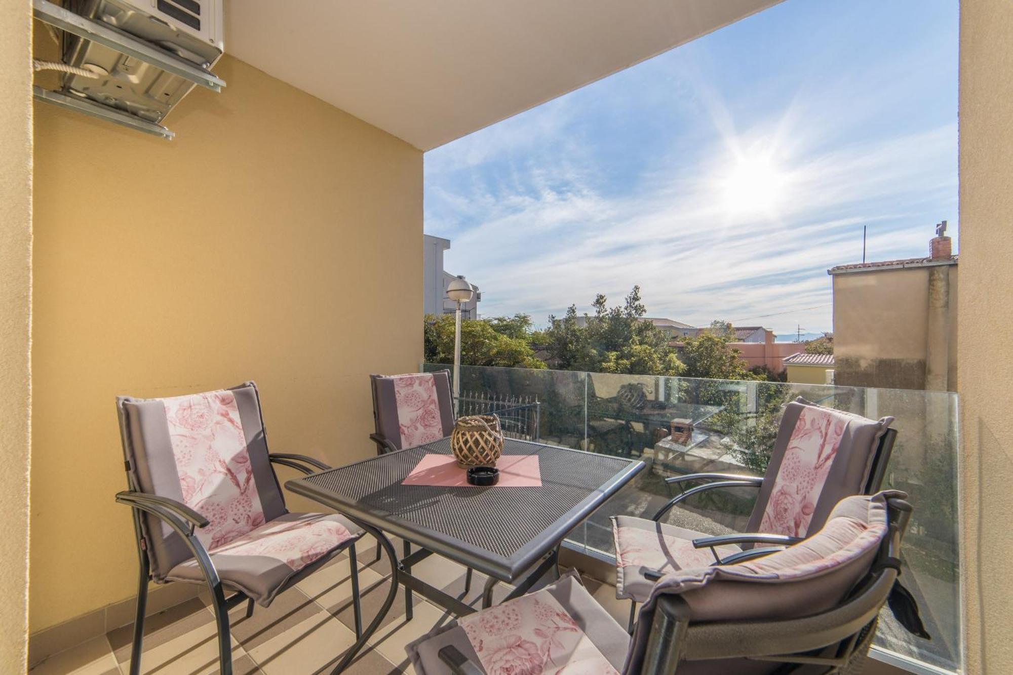 Apartments Crystal Makarska Room photo