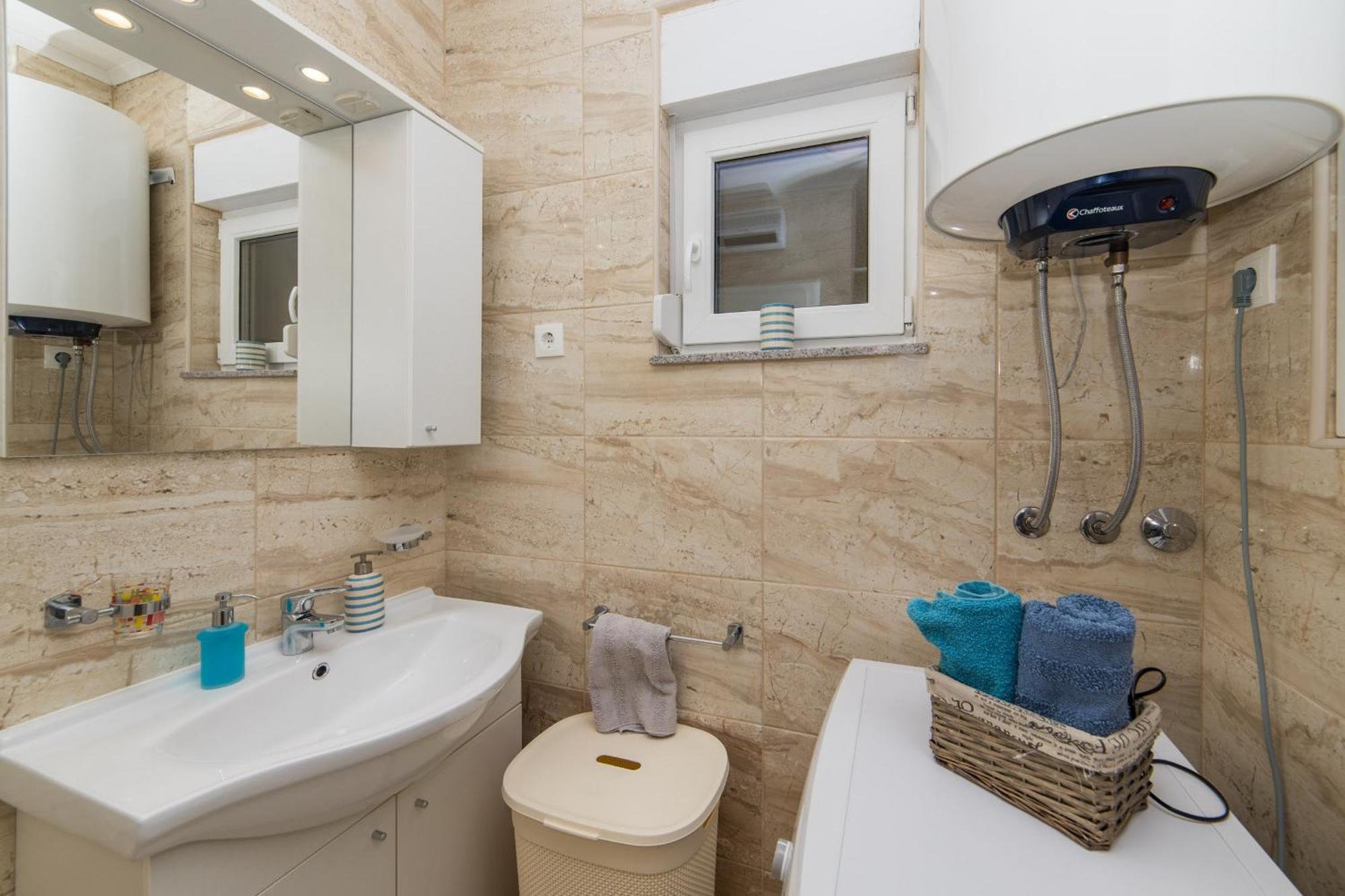 Apartments Crystal Makarska Room photo